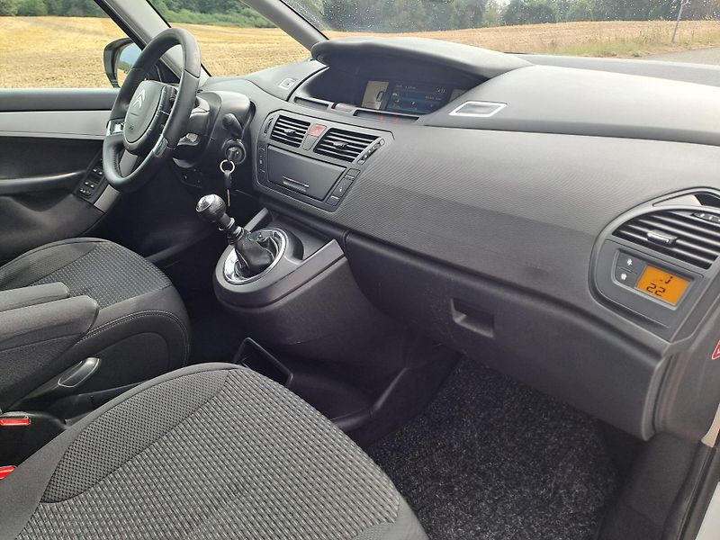 Citroën Grand C4 Picasso (2011) 1.6 HDi 7 MÍST - fotka 13 z 31