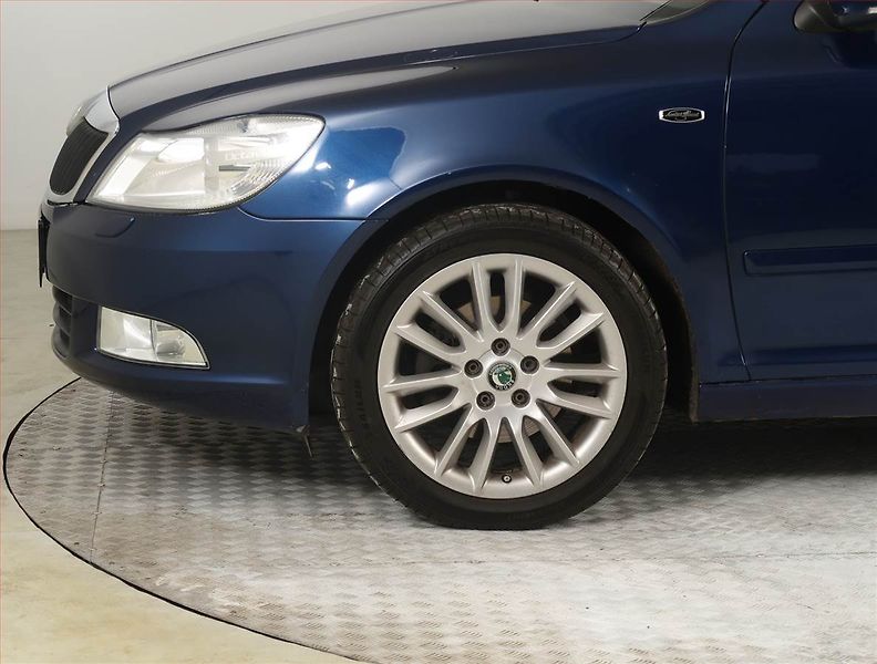 Škoda Octavia (2009) Laurin&Klement 2.0 TDI - fotka 15 z 26