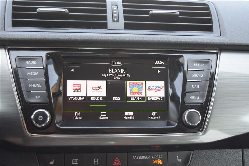 Škoda Fabia 1,2 TSI 66KW TOP VÝBAVA - fotka 42 z 49
