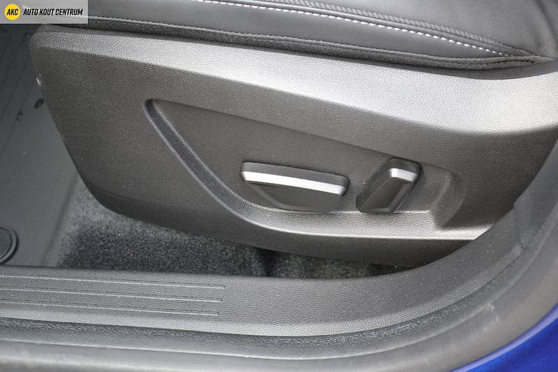 Renault Captur ESPRIT ALPINE E-Tech full hybr - fotka 26 z 61