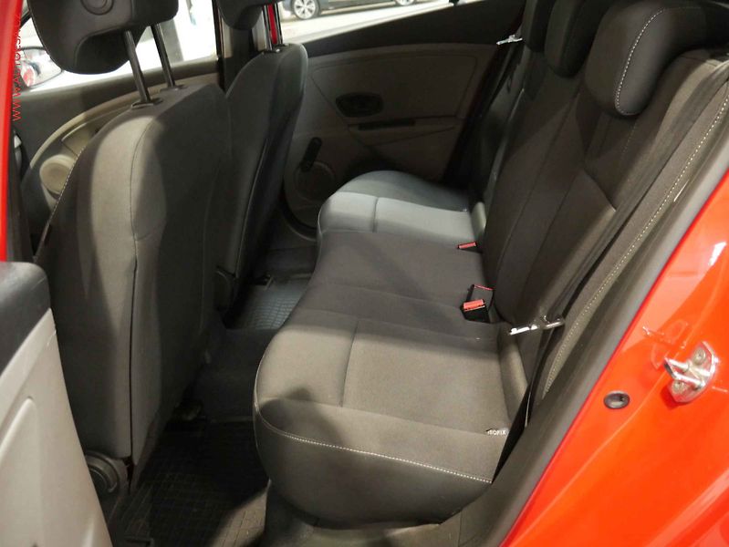 Renault Mégane (2009) 1.6i, 2.maj,ČR, AC, tažné - fotka 10 z 18