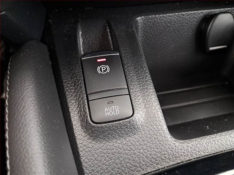 Nissan Qashqai (2017) 1.2 DIG-T, Serv.kniha - fotka 18 z 18