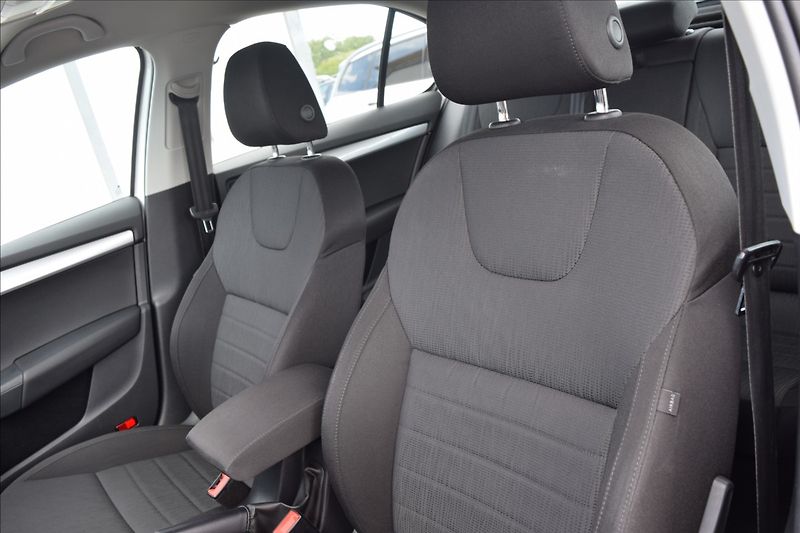 Škoda Octavia 1,6 TDI 81KW PO ROZVODECH - fotka 13 z 48