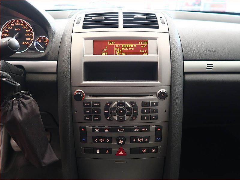 Peugeot 407 (2007) 1.6 HDi, slušný stav - fotka 12 z 14