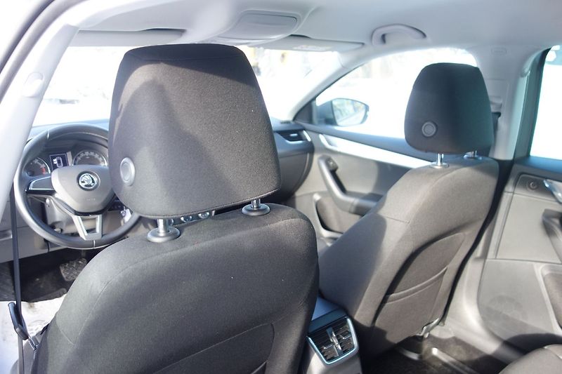 Škoda Octavia 1,5TSi DSG ! NAJ.9600km !!! - fotka 15 z 28