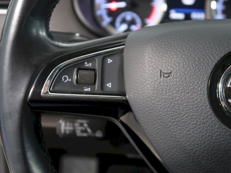 Škoda Octavia (2019) LAURIN&KLEMENT 2.0TDI 135KW 4x - fotka 19 z 40