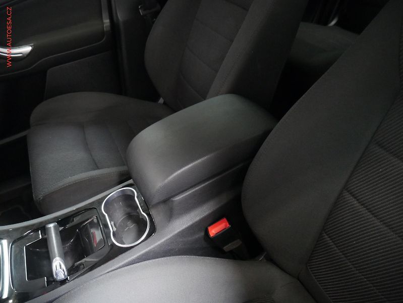 Ford Galaxy (2011) 2.2 TDCi, ČR, Ghia, panor - fotka 18 z 20