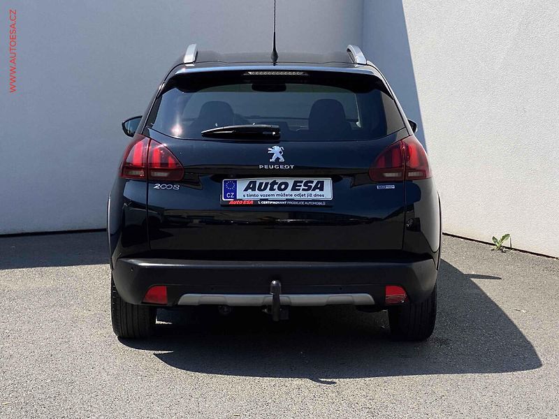 Peugeot 2008 (2017) 1.2PT, Allure, TZ - fotka 5 z 17