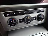 Volkswagen Passat (2018) 2.0 TDI, Automat, Navi - náhled 16