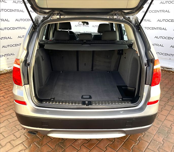 BMW X3 2,0 D XDrive,135kW,STK 1/28,se - fotka 10 z 24