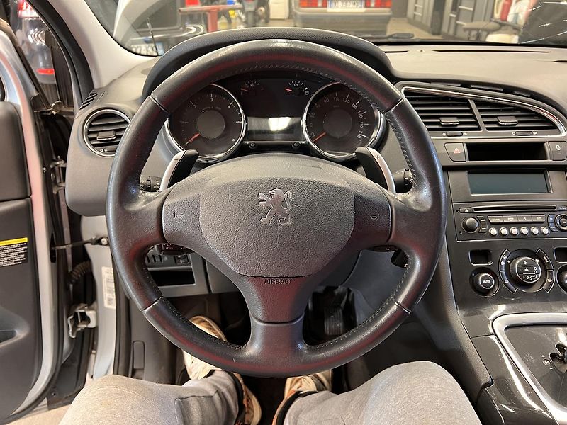 Peugeot 5008 1.6HDi 80kW - fotka 8 z 15