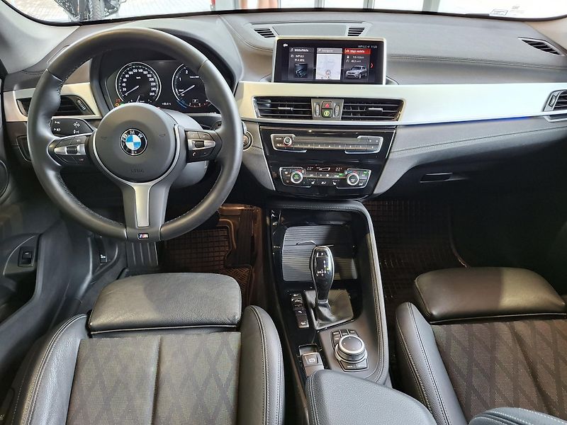 BMW X1 xDrive18d X-Line - fotka 9 z 23