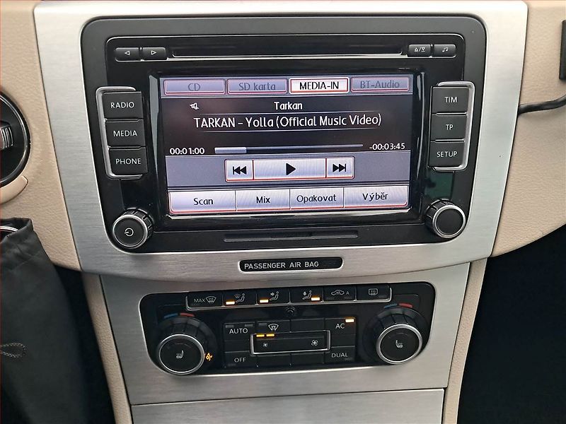 Volkswagen Passat CC (2010) Comfortline 2.0 TDI, Xenony - fotka 12 z 17