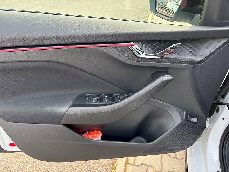 Škoda Kamiq (2022) Monte Carlo 1.0 TSI 81 kW - fotka 21 z 31