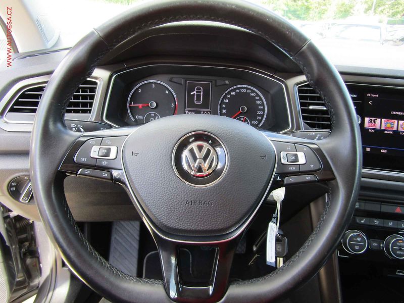 Volkswagen T-Roc (2019) 2.0TDi 4x4, 1.maj,ČR, AC - fotka 13 z 21