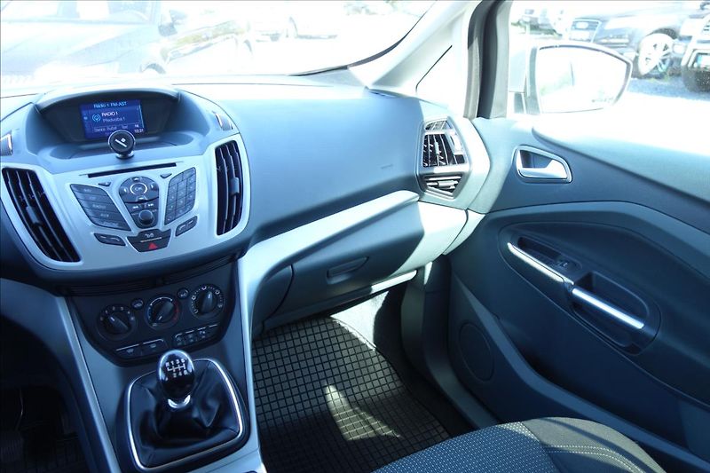 Ford C-MAX 1,6 TDCi 85KW, SERVIS. KN. - fotka 19 z 39