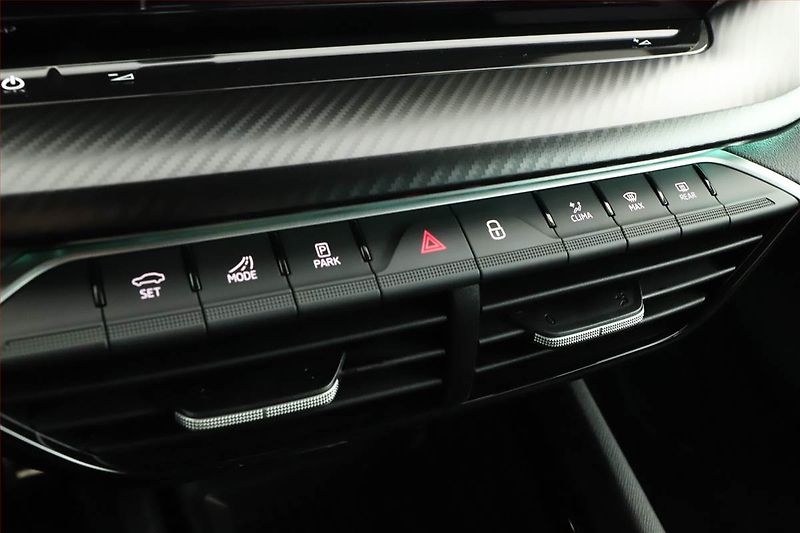 Škoda Octavia (2025) Sportline 1.5 eTSI mHEV - fotka 18 z 24