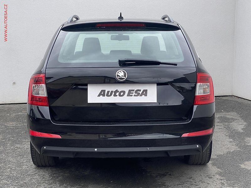 Škoda Octavia (2013) 1.6 TDi, Elegance, xenon - fotka 5 z 17