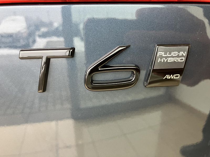 Volvo XC60 T6 eAWD Black Edition Plus AT8 - fotka 9 z 41