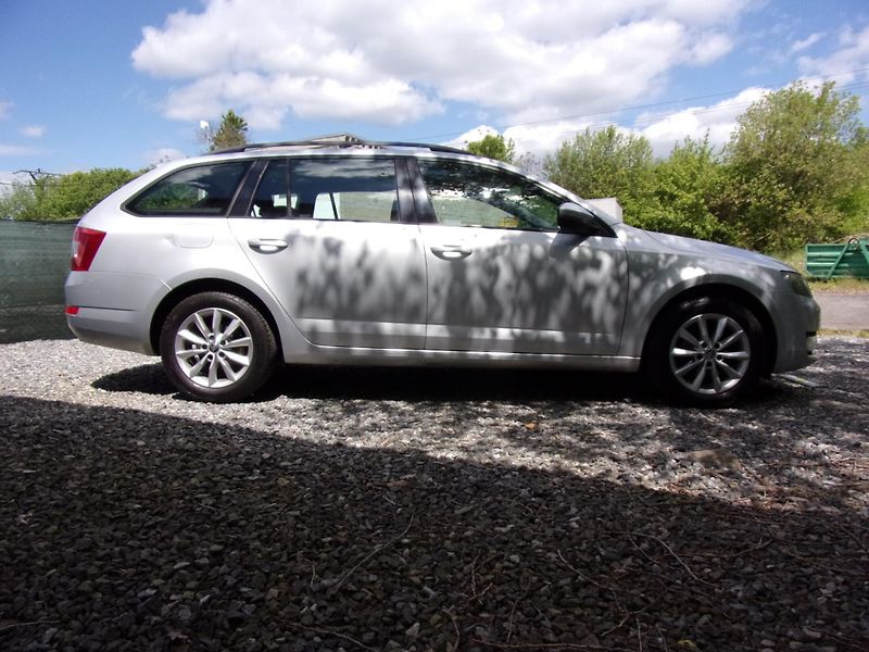Škoda Octavia 1.6TDi81kW DPH ČR 1.MAJ. 2xKOL - fotka 4 z 23