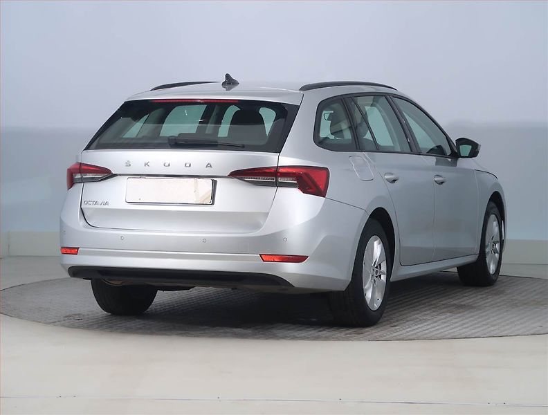 Škoda Octavia (2022) Ambition 2.0 TDI, ČR,1.maj - fotka 5 z 20