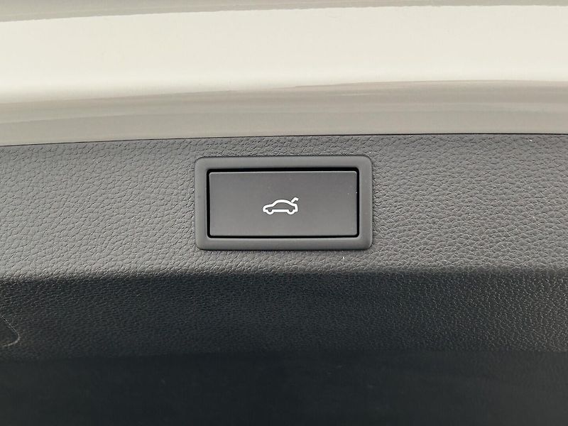 Škoda Karoq 1.5 TSI SportLine - fotka 28 z 32