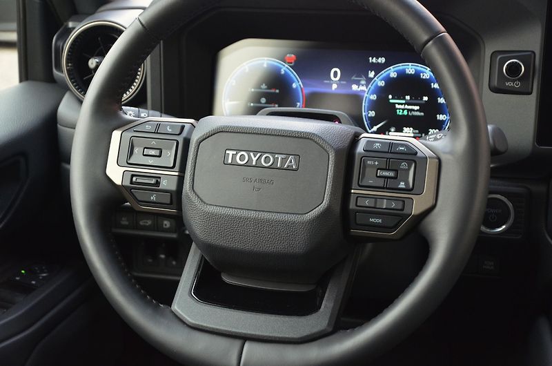 Toyota Land Cruiser 2.4 iFORCE MAX / ČR (Dajbych) - fotka 29 z 45
