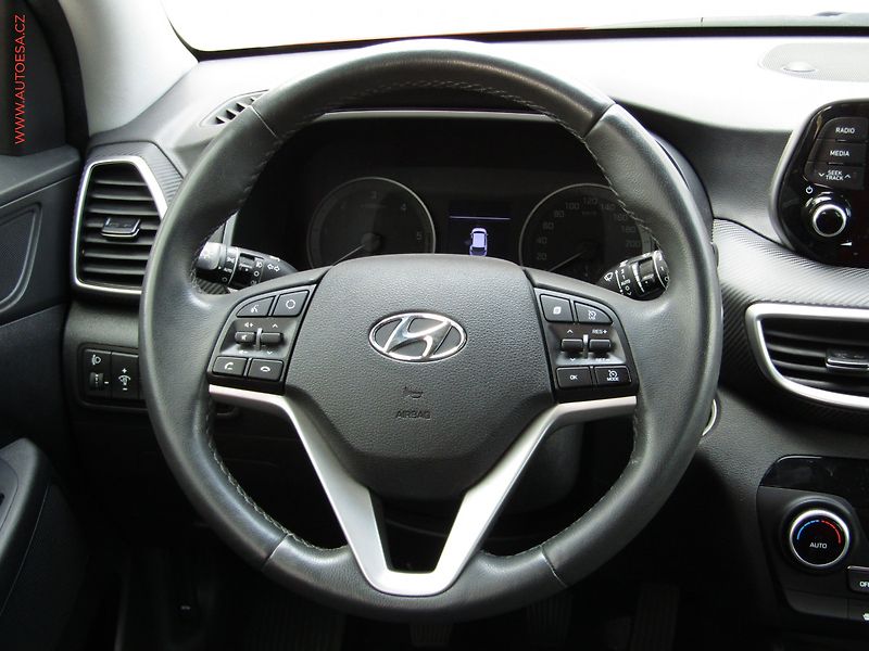 Hyundai Tucson (2020) 1.6 CRDi 4x4, 2.maj,ČR, TZ - fotka 13 z 20