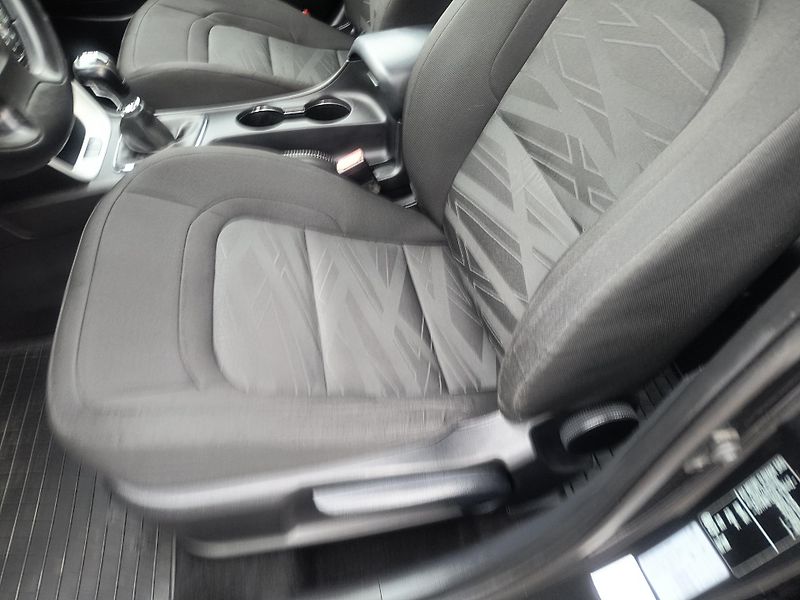 Kia Ceed (2013) 1.6 GDI 99KW/VYHŘ.VOLANT+SEDAD - fotka 25 z 49