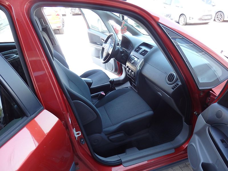 Suzuki SX4 1.6i KLIMA, ZÁLOHOVÁNO - fotka 10 z 16