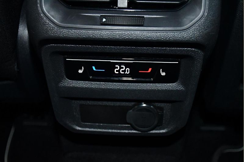Volkswagen Tiguan 2.0TDi DSG NAVI TAŽNÉ ČR 1.M - fotka 19 z 41