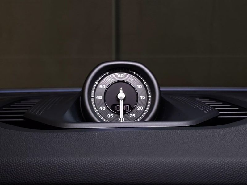 Porsche Cayenne (2026) Electric HuD 360 Display spol. - fotka 18 z 23