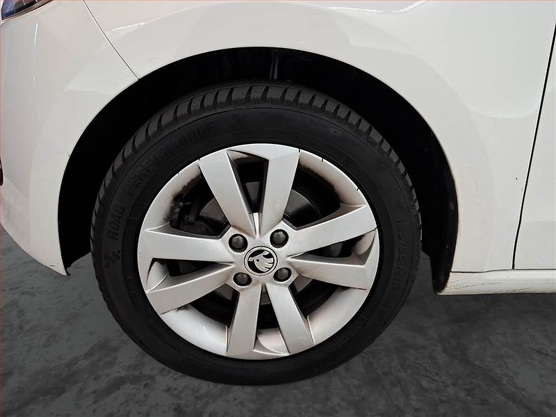 Škoda Citigo (2015) Elegance 1.0 MPI, Serv.kniha - fotka 12 z 15