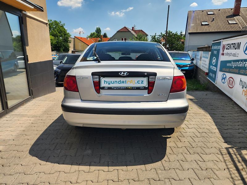 Hyundai Elantra (2001) 1.6-ZACHOVALÝ STAV-NÍZKÉ KM - fotka 10 z 13
