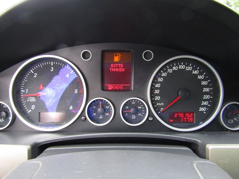 Volkswagen Touareg (2004) 2.5 TDI 128kW AUTOMAT - fotka 27 z 35