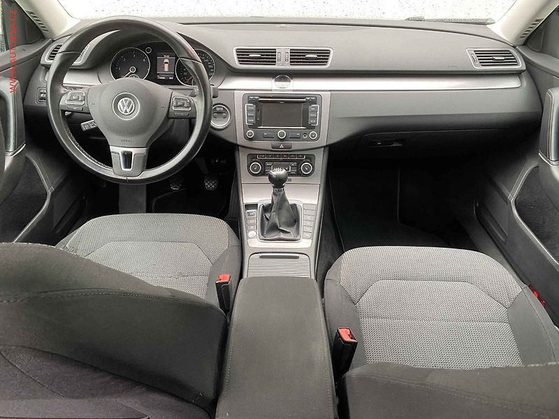 Volkswagen Passat (2011) 2.0TDi, Comfortline, TZ, - fotka 8 z 18