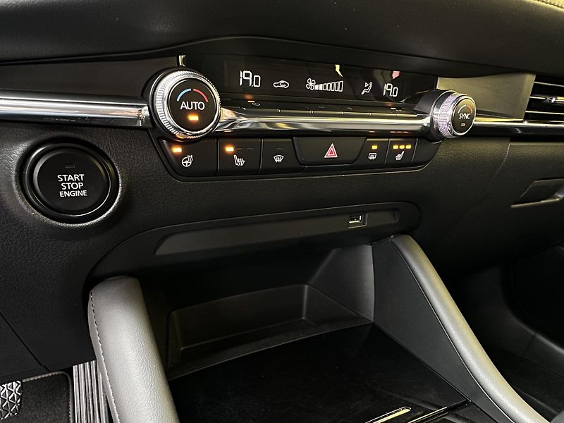 Mazda 3 (2019) 2.0L SKYACTIV-G * ČR * 1.Maj.  - fotka 19 z 43
