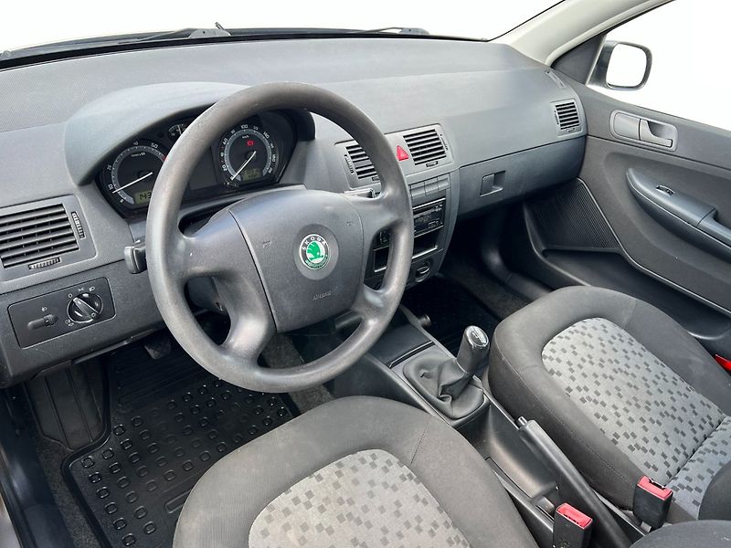 Škoda Fabia (2005) 1.2HTP 47kW combi - fotka 10 z 16