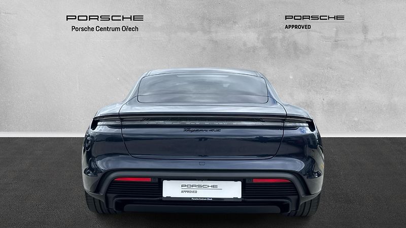 Porsche Taycan 4S - fotka 7 z 25
