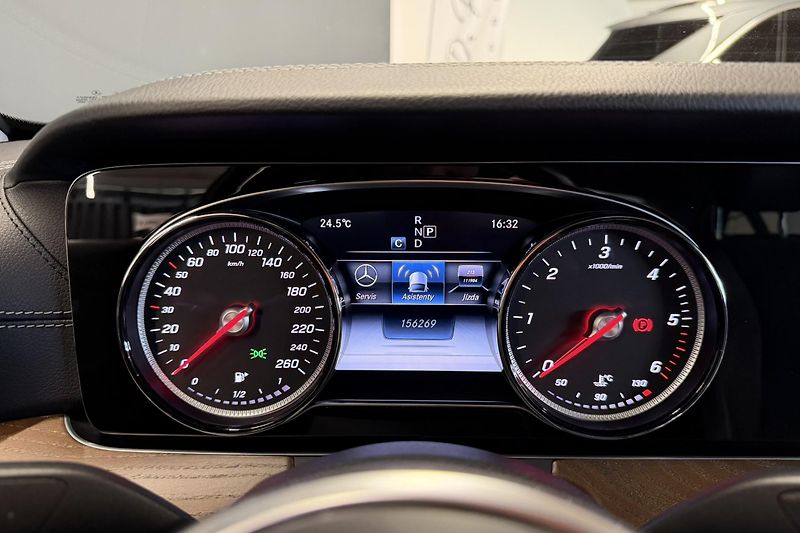 Mercedes-Benz Třídy E (2018) E 200d Exclusive - fotka 34 z 103