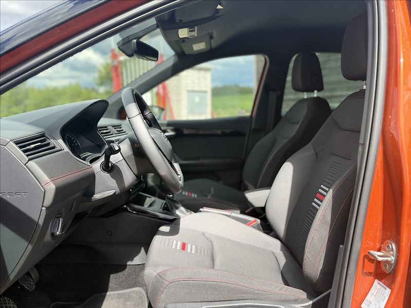 Seat Arona 1,5 FR TSI 37.000Km NAVIGACE - fotka 9 z 28