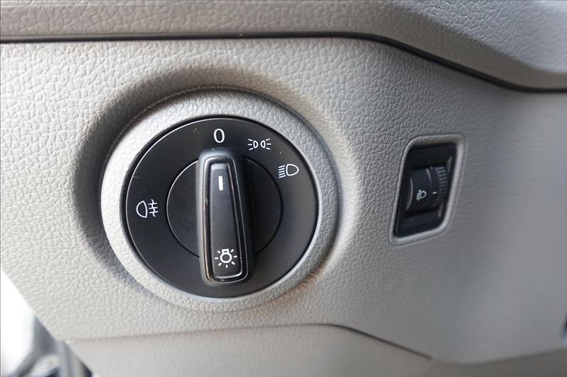 Volkswagen Crafter 2,0 TDi  L2H2 KLIMA SERVISKA - fotka 22 z 38
