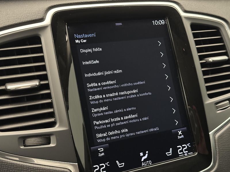 Volvo XC90 D5 AWD MOMENTUM PRO  - fotka 38 z 50