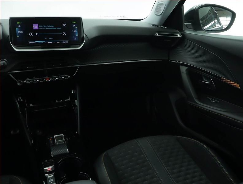 Peugeot 2008 (2022) 50 kWh, SoH 92% - fotka 8 z 19
