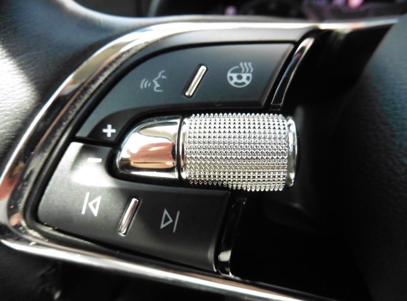 Škoda Kamiq 1.0 TSi DSG Style+ Navi - fotka 17 z 19