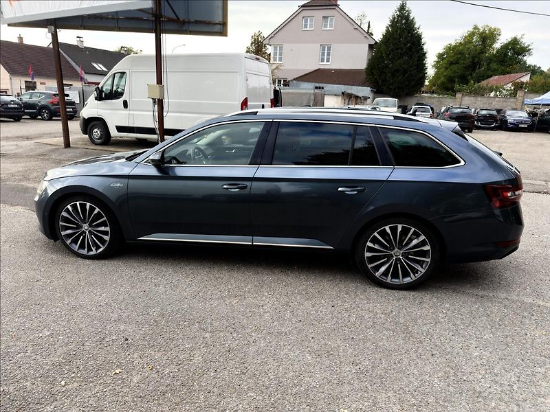 Škoda Superb 2,0 TDi Laurin & Klement - fotka 8 z 54