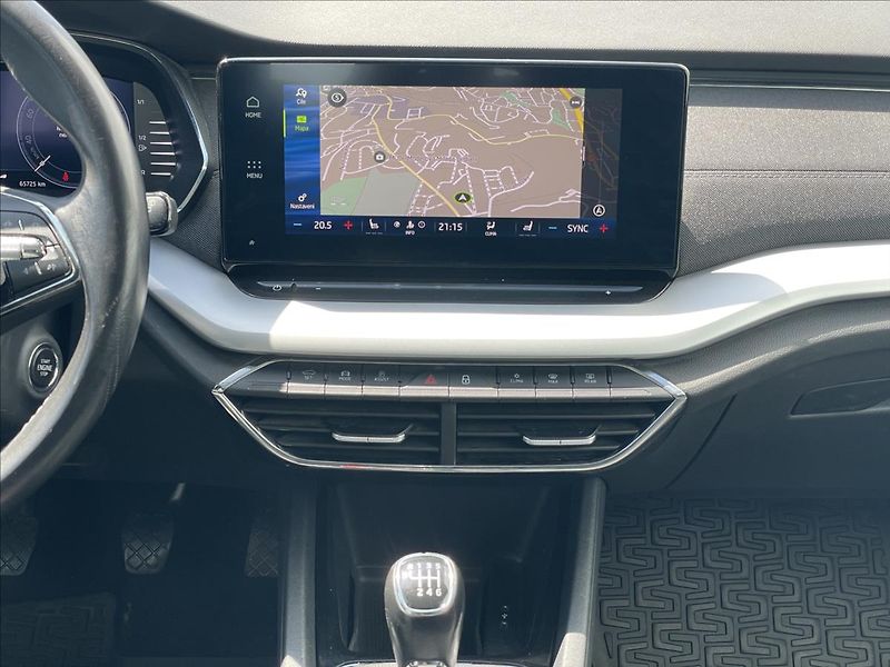 Škoda Octavia 2,0 TDI Combi Style Plus TAŽNÉ - fotka 14 z 22