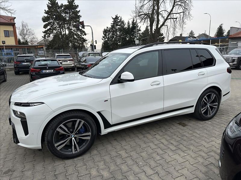 BMW X7 40d Msport Xdrive - fotka 9 z 43