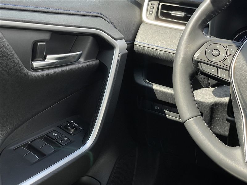 Toyota RAV4 2,5 Hybrid e-CVT Selection NAV - fotka 14 z 23