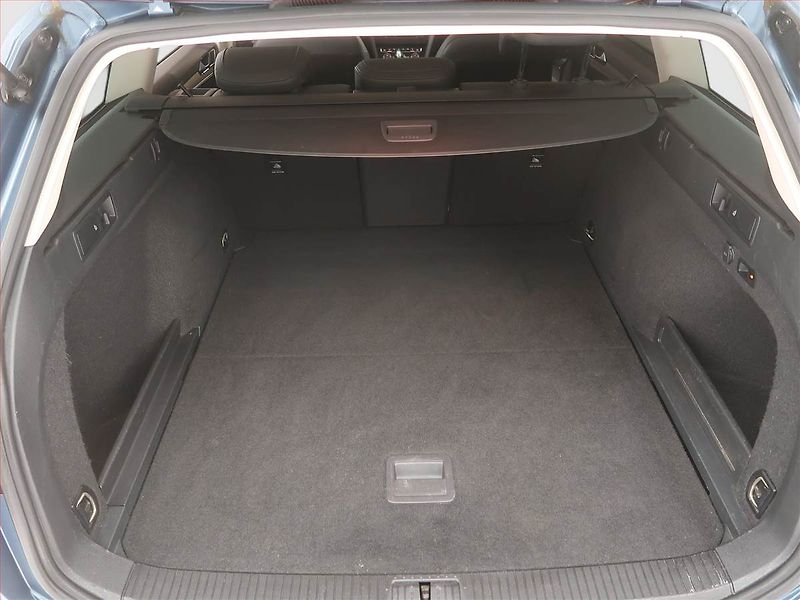 Volkswagen Passat (2016) 2.0 TDI, 4X4, Automat, Kůže - fotka 14 z 21